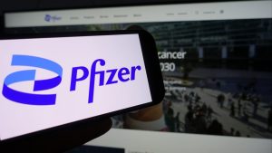Pfizer и китайската биотехнологична фирма 3SBio завършиха световна лицензионна сделка за лекарство за рак