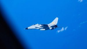 Китай и Япония Търговски барб след последната близка среща между военните самолети