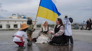 Украйна отбелязва деня на независимостта, след като Русия заяви, че Киев е ударил атомна електроцентрала