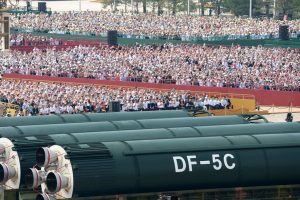 Как китайската ядрена ICBM DF-5C може да достигне навсякъде по всяко време