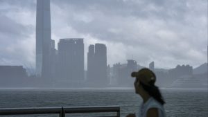 Хонконгската обсерватория за издаване на сигнал за режим на готовност № 1 Тайфун в сряда вечер