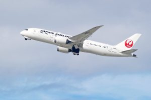 Пилотът на пилота за пиене на Japan Airlines за забавяне на полетите за 18 часа