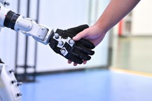 Фирми за спортни дрехи, създателите на роботи се обединяват за растеж