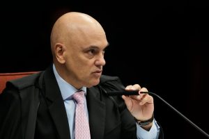Първи от 5 съдии в съдебния процес на Болсонаро гласа за осъдени
