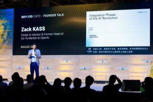 Бившият изпълнителен директор на Openai Зак Кас за преоткриване на това какво означава да си човек в епохата на AI · Technode