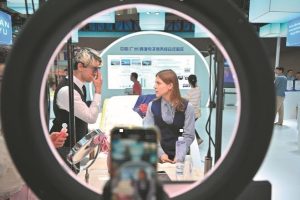 Smart Tech, подчертан за по-силна електронна търговия