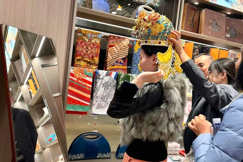 Първият безмитен магазин в центъра на Северозападен Китай отвори в Сиан