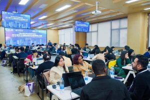 Международни студенти показват бизнес умения на състезание в Шанхай