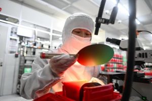 Три китайски фирми влизат в топ 20 на световната полупроводникова индустрия