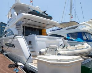 Сингапурската полиция конфискува яхти, автомобили и имоти на стойност 390 милиона щатски долара в разследване на Prince Group