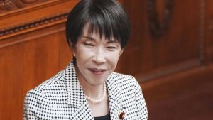 Китай предупреждава Япония, че „новият милитаризъм“, „такаиномика“ рискуват нестабилност