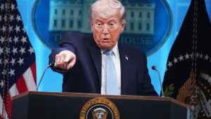 „Взривен по дяволите“: Тръмп обявява американска блокада на Ормузкия пролив