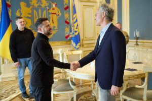 Бившият началник на кабинета на Зеленски е посочен като заподозрян в разследване за пране на пари